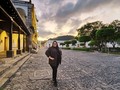 SUNRISE AT THE CITY/TOWN ☀️  #citylights #effyourbeautystandards #fatbody #fatgirl #christmasdecor #fullbodypicture #chrismasdecorations #guatemala #streetphotography #holidays #bigbeautifulwomen #holidaypictures #modelwannabe #streetlightphotography #streetclassics #sunrisephotography #holidayseasonphotos #autoestima #bigbeautifulwomen #beyourself #memyselfandi #bigwoman #sunriselovers #sunrisephotography
