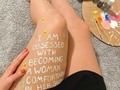 Estoy obsesionada con hacer sentir cómodas a las mujeres en su piel.  *  Todas deberíamos promover ésta filosofía y dejar de torturarnos porque no lucimos medidas perfectas. O pieles perfectas.  *  Nadie es perfecto. Hasta las super modelos usas photos hop y filtros porque los estándares de belleza impuestos por la industria de la belleza son casi imposibles de alcanzar naturalmente.  *  Si todos nos sentimos imperfectos gracias a esa industria, quizás sea la industria la que deba cambiar.  *  Algunas marcas como Fendi o Fashion Nova tienen muy claro que el futuro de la moda es INCLUSIVO.  *  #madeleinecasmo  #womanhoodbymade  #positivebody  #pobo  #bodypositive  #bopo (en Costa Rica)