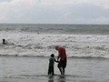 Daniel ama ir a la playa. Se vuelve loco con el agua.  *  #creciendocondani  #síndromededown  #CostaRica  #serdistintoesnormal (en Costa Rica)