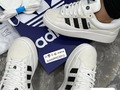 Adidas hombre y dama  Whatsapp 3148050106