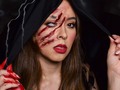 Little black ridding hood 💀  Les cuento que este maquillaje es parte de una colaboración DEMASIADO cool que sale mañana 🔥🔥  Hace un tiempo hice un maquillaje parecido, y lo increíble es que esto lo hice volando 😱 ¿quién creen ustedes que es el personaje que hice de acompañante y quién es la persona que hizo collab conmigo?   Les dejo una pista 🧔🏻‍♂️👀  #makeupforhalloween #halloweenmakeupideas #littleredridinghood #fxmakeup #halloween2021