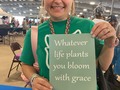 This is me!  Una vez me di el permiso de cuidar una planta e intentar tenerla viva, bonita y saludable. Luego la planta se convirtió en una extensión de mi. Amo el color verde, el color verde simboliza Frescura, Medio ambiente, Armonía, Salud, Curación, Juventud, Dinero, Naturaleza, Renovación, Tranquilidad.  Hoy es un día para mi significativo, tan solo puedo decir gracias, gracias, gracias. Mi salto cuántico. Agradecida. #mamacorazon #saltocuantico