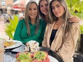 Que admiración y respeto siento por esta mujer que con orgullo puedo llamar madre👩‍👧‍👧 Agradezco a Dios cada mañana por el regalo más grande, abrir mis ojos y contar con la fortuna de tenerte en mi vida 💕  Gracias a ti madre por el regalo de la vida, por ser una valiente y llevar con orgullo y responsabilidad esta gran labor, aún cuando eras una joven llena de miedos ✨  Te amo hoy y siempre💕