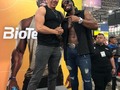 🔥 Hace muchos años un niño en una habitación quizo cambiar su pensamiento, su estilo de vida… llevar al límite sus capacidades y demostrar grandeza …. @ulissesworld fue uno de mis referentes y que chimba conocer personas que te motivaron a ser mejor … Que se note la felicidad 🔥   #ulissesworld #fitners #viral #fitnessmotivation #zyzzlegacy