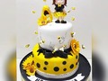 Cake con diseño de abejita.