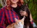 ¿Que tan cierto es eso de que los animales nos protegen? 🥹   Cuando le converti en Mamá de humanos, después de tener más de 10 mascotas entendí: que no estamos para POSEER NADA, estamos solo para guiar, todo en esta vida es prestado.   Hoy mi corazón tiene un vacío enorme pero también esta seguro de que nada que se da con amor regresa vacío, y estoy segura que Dios como siempre se encargará de ajustar todo.   Adiós Gato, cómo dice Mariana tu corazón ya está con papito Dios, y Kitty aún tengo la esperanza de encontrarte 🥺  No se preocupen por los comentarios del reel anterior, nunca sabemos la batalla interna que alguien está viviendo, solo les deseo AMOR Y PAZ.   Los amo @mimanadam4 @mifamiliam4   #mascotas #pets #gatos #catlover