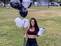 Por aquí se celebró con el quinceañero 😂🤗 y siiiiiiii!!!! me pasee con mis globos por todos lados 😂.    @evolutionadvance me ha acompañado durante añosssssss en mi viaje saludable, ha estado en mis caídas y mis renacimientos, sus suplementos naturales me hacen la vida más fácil le saco todo el provecho, amo mi café con whey proteína de vainilla y la Multi - Purpose Protein que preparo postres sanos y nutritivos y por su puesto deliciosos.  Gracias por estar siempre conmigo y a todo el equipo gracias por su apoyo, por su paciencia y por siempre siempre siempre estar allí, no solo como marca si no como familia y amigos.   Feliz cumpleaños @evolutionadvance ... espero que sean los primeros 15años de muchosssss más 🎈🎈.   Me tome mil fotos por que ame mis globos 😍.