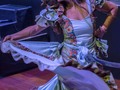 Si no hubiera sido cantante, hubiera sido bailarina. Hay que agradecer que cuando estoy en el escenario puedo ser las dos.  Este vestido de @angelataveraofficial me encantó además que es amigable con el medio ambiente porque quisimos reciclar una falda que hace mucho no usaba.. así que quedó una colcha de retazos. #recuerdos #concierto #3demayo #mariamulata #folclore #worldmusic #nuevofolclore @corporacionmarmaz  Foto: @tomas_photo1982  Edicion: @munozlesmes