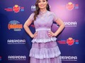 Gracias por esta foto a 📸@armaniph en la alfombra roja de @premiosnuestratierra seguimos en promoción de Colcha de retazos, este sábado empezamos a lanzar los videoclips ilustrados. @angelataveraofficial