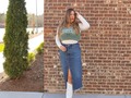 You can' my grace, I just dey my lane, my lane! Me no get the time for the hate and the bad energy, got my mind on my money 💰  Make you dance like Poco Lee💃🏻, Steady green like broccoli🥦 . . Outfit  Neck Sweater Vest: @aeropostale  Falda: @oldnavy  👢: @amazonfashion