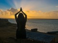 El alba de cada amanecer me recuerda que cada día esta lleno de oportunidades para ser y estar mejor cada día.   Les deseo un feliz y bonito día como este maravilloso amanecer en la punta de Colombia, Punta Gallina.   #amanecer #playa #motivation #meditation #meditación #playa #guajira #colombia🇨🇴
