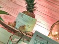 Tropical party theme . Pineapple cake and naked cake whit natural flowers.  @nilkataborda nuevamente un honor estar presente en estos momentos especiales de tu familia. Decoracion @casatrees  Iluminación y animación @djfelix_cartagena  @marycaya_cakes @tuttycerati cake designers. . . #pineapplegoldcake #homemadebakery #reposteriacreativa #nakedcake #festadeluxo #festatropical #cartagenabakery #reposteríacartagena #reposteriacreativa #tortastematicas #tortasencartagena