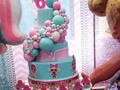 Victoria turning 6"  LOL SURPRISE PARTY THEME. Fiesta Lol Surprise para Victoria en su cumpleaños 6. Nos encanta acompañarla cada año de la mano de @festejardecoraciones . @marycaya_cakes Y @tuttycerati cake designers. . #lolsurprisecake #cakelolsurprise #lolsurprisecookies #lolsurprisecakepops @sonestactg #cartagenabakery #reposteriacreativa #reposteríacartagena #tortastematicas #tortasencartagena #tortaspersonalizadas #redmeinspira #gumpaste #fondantcake #fondantart