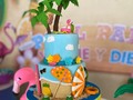 Pool party 🍍Birthday celebration Valerie & Diego. Torta tropical fiesta playera. Decoracion by @partytimebykg @kristelgodinu  Cake designer @marycaya_cakes @maryclauramirez . . #poolpartycake #poolpartytheme #tropicalchic #tropicalparty #cartagenabakery #reposteriacreativa #reposteríacartagena #tortastematicas #tortasencartagena #tortaspersonalizadas #redmeinspira #gumpaste #fondantcake #fondantart #bakingdreams #naranjaconsemillasdeamapola #luxurycakes #cakepops #minnibrownie #popsicles
