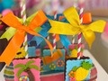 Pool party 🍍Birthday celebration Valerie & Diego. Brownie paletas .. cupcakes.. torta. Torta tropical fiesta playera. Decoracion by @partytimebykg @kristelgodinu  Cake designer @marycaya_cakes @maryclauramirez . . #poolpartycake #poolpartytheme #tropicalchic #tropicalparty #browniesmelcuchudos #browniescartagena #browniepaletascartagena #cupcakes #cartagenabakery #reposteriacreativa #reposteríacartagena #tortastematicas #tortasencartagena #tortaspersonalizadas #redmeinspira #gumpaste #fondantcake #fondantart #bakingdreams #naranjaconsemillasdeamapola #luxurycakes #cakepops #minnibrownie #popsicles