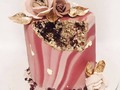 Marble geode pink Cake. !! Al igual que nuestros clientes..amamos este hermoso diseño, el cual se ha convertido en unonde los mas solicitados.  . #geode #geodecake #pinkcake #goldgeodecake #cakeart #cakeartdesign #cartagenabakery #tortasencartagena #cakescartagena #tortaspersonalizadas #reposteriadelujo #tortasdediseño #marycayacakes #marycayacakestyle #reposteriadelujo #hechoconamor #naranjaconsemillasdeamapola #luxurycake