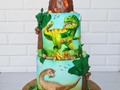 Dinosaurios para Mateo !! Un honor acompañarlos un año más en sus celebraciones.  #dinosaurios #dinosauriosparty #dinosauriocake #cartagenabakery #tortaspersonalizadas #tortastematicas #tortasencartagena #bakingdreams