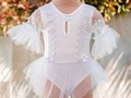 Diseñamos hermosos trajes de baño para las más pequeñas de la casa.😍  Observa sus increíbles detalles, recuerda que nuestros trajes de baño son diseños completamente exclusivos.💫  Realizamos envíos a nivel nacional y contamos con Delivery.🛵  ¿Deseas hacer una compra?.  Link en nuestra bio.👆  #moda #glam #trajedebaño #vestidosdebaño #viernes #damas #envíosnacionales #niñas #bodas #trajesdebañosniñas #muñecas #bordados #cruceros #viajes #vacaciones #mamaconglamour #rebecamoreno