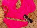 Fucsia para las chicas glam.❤️  Aprovecha nuestros increíbles precios en venta de trajes de baño de 2 piezas.💫  Somos fabricantes.😊  Realizamos envíos nacionales e internacionales.  Realiza tu compra escribiéndonos por #Dm 📩 o vía #WhatsApp 📲 ingresando a través del enlace que se encuéntra en nuestra bio.👆  #trajedebaño #Venezuela #Damas #anzoategui #fabricadetrajedebaño #diseñodetrajedebaño #tallapluss
