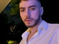 La edad solo disminuye el ritmo de aquellos que nunca han tenido el coraje de andar con sus propios pasos.