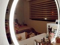 Quién dijo que tienen que ser ⏹? 👀VANITY CHARLOTTE + “O” MIRROR. 💫. ALUCINANTEEEE!!! 🤩🤩🤩. . Un espacio en habitación para @caroesquivias 🌸