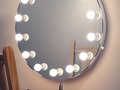 FULL MOON MIRROR 💡💫💡💫💡💫 Una hermosa opción para tu vanity o baño. ¡¡Wow!!🤩 Recuerda todos nuestros espejos incluyen los focos de bombilla led. Y puedes ordenarlos blancos, cálidos o combinados. ✨  Diámetro de 80 cm . 🌈
