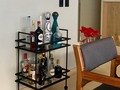 Como Mini bar, mesa de servicio o coffee bar 💫🖤 Checa cómo estás matesitas los han utilizado y estileado en sus casas.😎 . Envíos a todo México.  Re- stock de todos los modelos 🤩 #Deco #furniture #minibar #home