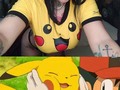 Muchas ganas de acariciar a Pikachu - para mas chistes: Click aqui
