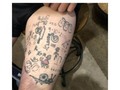 Personas que deberían cambiar de tatuador - para mas chistes: Click aqui