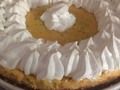 Complaciendo antojos... Pie de Limón 🍋 con base de galletas y Ajonjolí. #Delicioso #Exquisito #postrescaseros #postresartesanales #meladodessert