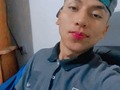 Y a pesar de tantas tormentas que cubren su alma, él no ha dejado de sonreír, no pierde la esperanza de que la calma llegará algún día y que esa sonrisa dejará de ser fingida.......
