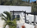 Aruba 🇦🇼 Cada a la venta 3 habitaciones ..4 baños ...1 mini apartamento incluido en la estructura de la casa .... el apartamento tiene salida independiente ...y tambien se puede usar por dentro de la casa. La piscina esta en construccion no terminada aun. Por dentro es acabado y muebles Europeo todo comprado en Holanda. Tiene una terraza en la planta alta que sirve de mirador al mar. La piscina tiene acabado natural de la isla y es tipo cascada. Es una casa con excelente acabado...y bien situada ..a 5 minutos de andicuri y natural bridge (Puente Natural) playa en aruba reconocida. #aruba #apartamento #luxurylifestyle #beach #casas #arubalife #prospero #family #playa #happyisland #caribean