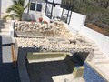 Aruba 🇦🇼 Cada a la venta 3 habitaciones ..4 baños ...1 mini apartamento incluido en la estructura de la casa .... el apartamento tiene salida independiente ...y tambien se puede usar por dentro de la casa. La piscina esta en construccion no terminada aun. Por dentro es acabado y muebles Europeo todo comprado en Holanda. Tiene una terraza en la planta alta que sirve de mirador al mar. La piscina tiene acabado natural de la isla y es tipo cascada. Es una casa con excelente acabado...y bien situada ..a 5 minutos de andicuri y natural bridge (Puente Natural) playa en aruba reconocida. #aruba #apartamento #luxurylifestyle #beach #casas #arubalife #prospero #family #playa #happyisland #caribean
