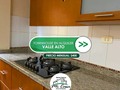 ¡EN ALQUILER AMOBLADO!🥰 De oportunidad Townhouse totalmente amoblado y equipado✨  📍Valle Alto, Alto Barinas.  ⬇️Planta Baja:  🛏️Habitación con aire acondicionado. 💎Tope de cocina de 5 hornillas a gas en tope de granito mármol. 💎Nevera 2 puertas totalmente nueva. 💎Horno eléctrico totalmente nuevo. ❄️Aire acondicionado. 🛋️Comedor en madera de 6 puestos. 🛋️Sala con juego de muebles de recibidor en madera. 🚿Baño completo de visitas.  ⬆️Planta Alta:  🛏️3 Habitaciones. 🛏️Cama matrimonial con mesas de noche. ❄️3 aires acondicionados. 🖥️ 1 Tv en habitación principal. 🚿2 Salas de baño. 🌟Mobiliario para estrenar🌟  🌟Beneficios del conjunto: 🔥Área de parrilla. 🏊Piscina. 🏟️Cancha deportiva. ⛲Áreas verdes. 👮Vigilancia privada y control de acceso.  🌟𝗣𝗥𝗘𝗖𝗜𝗢 𝗗𝗘 𝗔𝗟𝗤𝗨𝗜𝗟𝗘𝗥 𝗠𝗘𝗡𝗦𝗨𝗔𝗟: $400🌟  Contáctanos para mas información sobre este alquiler y muchos más que tenemos para ti.☎️ . . . #inmuebles #bienesraices #inmobiliaria #venezuela #barinasve #barinas #soybarinas #realestate #realstate #bienesraicesve #casas #townhouses #inmueblesve #inmobiliariave #inmueblesenbarinas #2021 #2020 #bioseguridad #venezuelanosenelexterior #chile #venezuela #peru #ecuador #españa #brasil #italia #alemania #estadosunidos #colombia #argentina #buenosaires