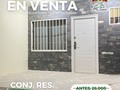EN VENTA. ESPECTACULAR TOWNHOUSE UBICADO EN EL 📍 CONJUNTO RESIDENCIAL GIRALUNA, ALTO BARINAS NORTE. PRECIO DE OPORTUNIDAD: 24.500  Descripción del inmueble: 🔸 Planta baja con cocina con tope eléctrico de 4 hornillas. 🔸 Horno. 🔸 Tope de granito mármol y gabinetes de madera. 🔸 Garaje techado para 2 vehículos pequeños y portón. 🔸 Hidroneumático con pulmón de 37Gal con bomba. 🔸 Tanque de agua de 3.000L 🔸 Medio baño. 🔸 Aire acondicionado. 🔸 Comedor de 4 sillas. 🔸 Puerta Multilock. 🔸 Persianas y servicio de Intercable.  PLANTA ALTA: 🔸 2 cómodas habitaciones con aires acondicionados y closets de madera. 🔸 Baño completo🚿  Para mayor información comunicate con nosotros a través de nuestro WhatsApp. 📲  •Neyda Coronado 📲0414-4107455  •Janette Díaz 📲0414-5684733  •Oficina Central: ☎️0273-5412952  #inmueblesbarinas #propiedadesenventa #propiedadesinmobiliarias #propiedadesbarinas #socopo #socopó #socopoexplotainstagram #pedraza #destinopedraza #barinas #altobarinas #barinasvenezuela