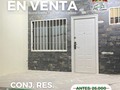 OFERTA DE VENTA 24.500$ 🎁  ESPECTACULAR TOWNHOUSE UBICADO EN EL CONJUNTO RESIDENCIAL GIRALUNA, ALTO BARINAS NORTE. 📍 *NUEVO PRECIO*  Descripción del inmueble: 🔸 Planta baja con cocina con tope eléctrico de 4 hornillas. 🔸 Horno. 🔸 Tope de granito mármol y gabinetes de madera. 🔸 Garaje techado para 2 vehículos pequeños y portón. 🔸 Hidroneumático con pulmón de 37Gal con bomba. 🔸 Tanque de agua de 3.000L 🔸 Medio baño. 🔸 Aire acondicionado. 🔸 Comedor de 4 sillas. 🔸 Puerta Multilock. 🔸 Persianas y servicio de Intercable.  PLANTA ALTA: 🔸 2 cómodas habitaciones con aires acondicionados y closets de madera. 🔸 Baño completo🚿  PRECIO DE OPORTUNIDAD: 24.500  #ventasvenezuela #ventasonline #ventasbarinas #altobarinas #propiedadesbarinas #casaenventabarinas