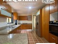 ¡EN ALQUILER AMOBLADO!🥰 De oportunidad Townhouse totalmente amoblado y equipado✨  📍Valle Alto, Alto Barinas.  ⬇️Planta Baja:  🛏️Habitación con aire acondicionado. 💎Tope de cocina de 5 hornillas a gas en tope de granito mármol. 💎Nevera 2 puertas totalmente nueva. 💎Horno eléctrico totalmente nuevo. ❄️Aire acondicionado. 🛋️Comedor en madera de 6 puestos. 🛋️Sala con juego de muebles de recibidor en madera. 🚿Baño completo de visitas.  ⬆️Planta Alta:  🛏️3 Habitaciones. 🛏️Cama matrimonial con mesas de noche. ❄️3 aires acondicionados. 🖥️ 1 Tv en habitación principal. 🚿2 Salas de baño. 🌟Mobiliario para estrenar🌟  🌟Beneficios del conjunto: 🔥Área de parrilla. 🏊Piscina. 🏟️Cancha deportiva. ⛲Áreas verdes. 👮Vigilancia privada y control de acceso.  CANON MENSUAL  🔅$500🔅