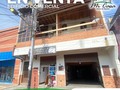 📍 Ubicado en la zona COMERCIAL ALTO TRÁFICO DEL CENTRO DE LA CIUDAD DE BARINSS Calle Aramendi entre Medina Jiménez y Libertad, Edificio Venotto.  - Área de Terreno: 201,69 mts². - Construcción: 462,41 mts².  Consta de - 2 locales comerciales de 110 mts². - Piso de granito. - Techo de Platabanda. - Local principal con área de depósito, la cuál cuenta con: - Tanque Subterráneo de 3.500 lts. - Hidroneumático. - Piso de cemento rústico.  Apartamentos Dúplex en Planta alta de 150 mts² aproximadamente - Piso de granito. - Techo de Machiembrado.  Planta baja del apartamento - Terraza. - Sala comedor. - Cocina empotrada. - Área de servicio. - Baño Social.  Planta Alta - 2 habitaciones con baño privado. - Clósets de madera. - aires acondicionados.  PRECIO ESPECIAL: 250.000. ES TU OPORTUNIDAD DE INVERSIÓN SE DA FINANCIAMIENTO CONTÁCTANOS  Para mayor información comunicate con nosotros a través de nuestro WhatsApp. 📲  •Neyda Coronado 📲0414-4107455  •Janette Díaz 📲0414-5684733  •Oficina Central: ☎️0273-5412952