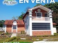 NUEVA CAPTACIÓN. DISPONIBLE.  📍 Conj. Res.. Campo La Mesa.  -Terreno : 1.112,39 mts 2. -196 mts de construcción aproximadamente. -Espacio de terreno de construcción 130 mts.2 -Planta Baja: 130mts 2 aprox. Consta de porche, sala-comedor, y área de estudio con biblioteca de madera empotrada. Aire acondicionando nuevo. Una puerta de madera y vidrio estilo italiano,que divine el espacio anterior descrito. Cocina estilo Pantry: el tope es eléctrico, horno eléctrico y lavaplatos automático. Gabinetes superiores en madera y vidrio en buen estado y gabinetes inferiores en mampostería con puertas. Todo operativo. La habitación principal con closet de madera en perfecto estado. Aire acondicionado de ventana nuevo, con su baño interno ( poceta, ducha, y lavamanos con gabinete. Lavandero y área de servicio con closet mediano, y baño pequeño de servicio (solo poceta y ducha). -Planta Alta: 66 mts.2 Aprox. Consta de : 2 habitaciones, cada habitación con closet de madera en perfecto estado. 1 baño, 1 balcón, 1 pasillo. Pisos de cerámica, techo de machihembrado y tejas. Con electricidad . Servicios de aguas blanca y negra. Cuenta con una espacio aparte, fuera de la casa,puede ser como un depósito o también como habitación y baño) para guardar checheres. La casa Tiene un tanque de agua y moto bomba.  NUEVO PRECIO: 54.000  Comunícate para mayor información.  • Neyda Coronado - Gerente de ventas. 📲 0414-4107455  • Janette Díaz - Departamento Legal. 📲 0414-5684733  #inmueblesbarinas #socopo #pedraza #casasenventabarinas #inmueblesenventabarinas #agenteinmobiliariobarinas #asesorinmobiliariobarinas #corredorinmobiliariobarinas #inmobiliariabarinas #inmobiliariasbarinas #bienesraicesbarinas #inmueblesvenezuela #inmueblesbarinas #inmobiliaria #inmobiliariabarinas #barinas #barinasvenezuela #casasenventa #casasenventabarinas #ventasbarinas