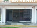 EN EXCLUSIVA 📍Centro Comercial Forúm. En Venta Local Comercial ubicado en planta baja. Local N° 41  ▪️ 75 mts2 aproximadamente. ▪️ Depósito con baño. NO INCLUYE MOBILIARIO.  Se pude financiar. Precio: 14.000 se escuchan ofertas.  Ubicación Zona comercial por excelencia: cerca de farmacias, mini market, paradas de transporte público, restaurante, centro comrciales, panaderías, ferreterias etc...  Comunícate con nosotros para mayor información.  • Neyda Coronado - Gerente de ventas. 📲 0414-4107455  • Janette Díaz - Departamento Legal. 📲 0414-5684733  •Oficina Central: ☎️0273-5412952  #inmueblesbarinas #socopo #pedraza #casasenventabarinas #inmueblesenventabarinas #agenteinmobiliariobarinas #asesorinmobiliariobarinas #corredorinmobiliariobarinas #inmobiliariabarinas #inmobiliariasbarinas #bienesraicesbarinas
