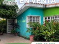 Te presentamos esta hermosa y cómoda casa, con amplios espacios 😍⭐️ 📍Calle la Fe, Alto Barinas  Consta de: 🔹4 cómodas habitaciones. 🔹Dos de ellas con baño privado, todas con closet y vestier hab principal 🔹01 hab externa con baño privado 🔹02 Baños (damas y caballero para uso Excluisvo del área social externo) 🔹Amplia y moderna cocina equipada Con electrodomés (horno, cocina de tope de cocina y nevera tipo espejo) dos puertas Topes en granito mármol 🔹Área de comedor con Vitrina incluida 🔹Family room con aire acondicionado 5ton 🔹Área de Servicios 🔹Amplio garage para 5/6 Vehiculos 🔹Tanque de agua. Subterráneo 10millts aprox Con hidroneumatico 🔹Amplió jardines 🔹Cercado eléctrico 🔹Posee Instalado Sensores de movimiento (por activar ) Jardinera 🔹Con portón eléctrico acceso vehicular  Precio: 50.000$ negociables.  No dudes en contactarnos.  #inmueblesbarinas #ventasbarinas #venezolanosenelmundo #altobarinas #casasenventabarinas