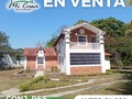 AHora con nuevo precio. Traemos para ti un hermoso inmueble. 📍 Conj. Res.. Campo La Mesa.  Distribuido de la siguiente manera: -Terreno : 1.112,39 mts 2. -196 mts de construcción aproximadamente. -Espacio de terreno de construcción 130 mts.2 -Planta Baja: 130mts 2 aprox. Consta de porche, sala-comedor, y área de estudio con biblioteca de madera empotrada. Aire acondicionando nuevo. Una puerta de madera y vidrio estilo italiano,que divine el espacio anterior descrito. Cocina estilo Pantry: el tope es eléctrico, horno eléctrico y lavaplatos automático. Gabinetes superiores en madera y vidrio en buen estado y gabinetes inferiores en mampostería con puertas. Todo operativo. La habitación principal con closet de madera en perfecto estado. Aire acondicionado de ventana nuevo, con su baño interno ( poceta, ducha, y lavamanos con gabinete. Lavandero y área de servicio con closet mediano, y baño pequeño de servicio (solo poceta y ducha). -Planta Alta: 66 mts.2 Aprox. Consta de : 2 habitaciones, cada habitación con closet de madera en perfecto estado. 1 baño, 1 balcón, 1 pasillo. Pisos de cerámica, techo de machihembrado y tejas. Con electricidad . Servicios de aguas blanca y negra. Cuenta con una espacio aparte, fuera de la casa,puede ser como un depósito o también como habitación y baño) para guardar checheres. La casa Tiene un tanque de agua y moto bomba.  AHORA CON NUEVO PRECIO: 49.000  COMUNÍCATE CON NOSOTROS PARA MAYOR INFORMACIÓN. 🤳🏻  •Neyda Coronado 📲0414-4107455  •Janette Díaz 📲0414-5684733  •Oficina Central: ☎️0273-5412952  #inmueblesbarinas #casasenventabarinas #barinas #micasa #bienesraices #bienesraicesmicasa #inmueblesenventabarinas #agenteinmobiliariobarinas #asesorinmobiliariobarinas