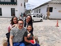 @orlandoacostaoficial y su querida esposa @goyafarfan junto a sus hijos disfrutando de unas vacaciones.