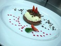 Hoy en clases de pastelería avanzada 1, Devil’s cake y Sorpresa de fresas y chocolate #cake #pasteleria #chocolate #frutosrojos #like #instapic #instagood #instafood #true #tentacion