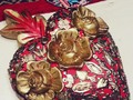 Milagritos Rosas tallada rojo y dorado !! 21 x 15 cms $ 22.000  #milagritosmexicanos #artesaniaazteca #hechoamano #tallado #tendencia #mexicolindo #mexicocolorido #unicos #madera #santiago #chile