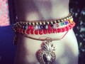 Pulseras con detentes !✋..pregunta por el diseño que mas te guste y combínalo con el corazón que quieras !