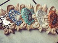 Fotitos desde el taller en México !! ...falta el toque final de pintar a mano los bordes y darle mucho diseño y color a estos originales Milagritos Mexicanos !