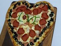 Y seguimos en @Elverdaderosaborzuliano con las pizzas en homenaje al amor y la amistad, ven y sorprende a esa persona especial