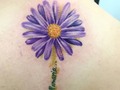 "Dos me dijo que mi ángel se llamaría... #margarita #tattoo #femaletattoo #female #daisy #flower #flowerstattoo #inkedgirls #inkedup @lienzovivo #tattooshop #bogota #colombia #miloguecha #tattooartist #photoofday