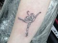 #dancer #bailarina #ballet #balletdancer #tattoo #fineline #miloguecha @lienzovivo #tattooshop #bogota #colombia  Tatuaje para @inflorescensia.11